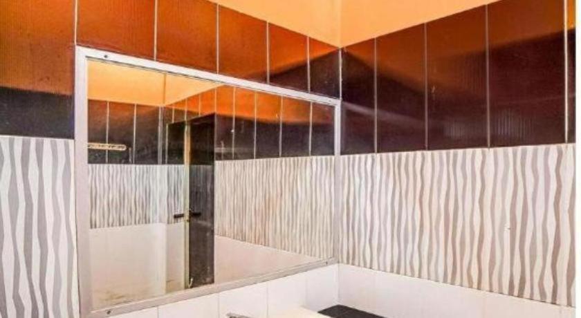 OYO 90980 Al Karim Syariah Hotel Tanjungbalai Bagian luar foto