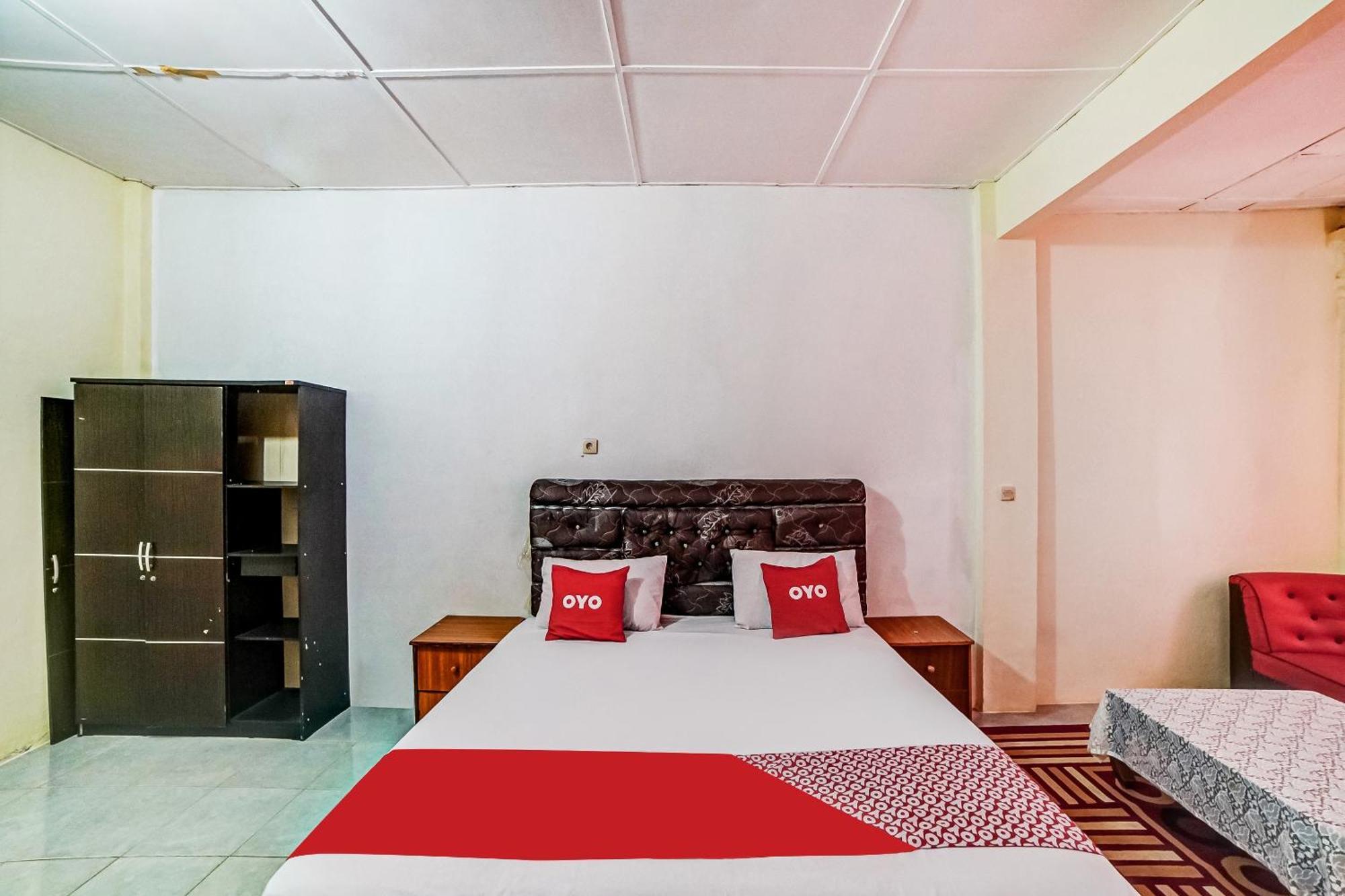 OYO 90980 Al Karim Syariah Hotel Tanjungbalai Bagian luar foto