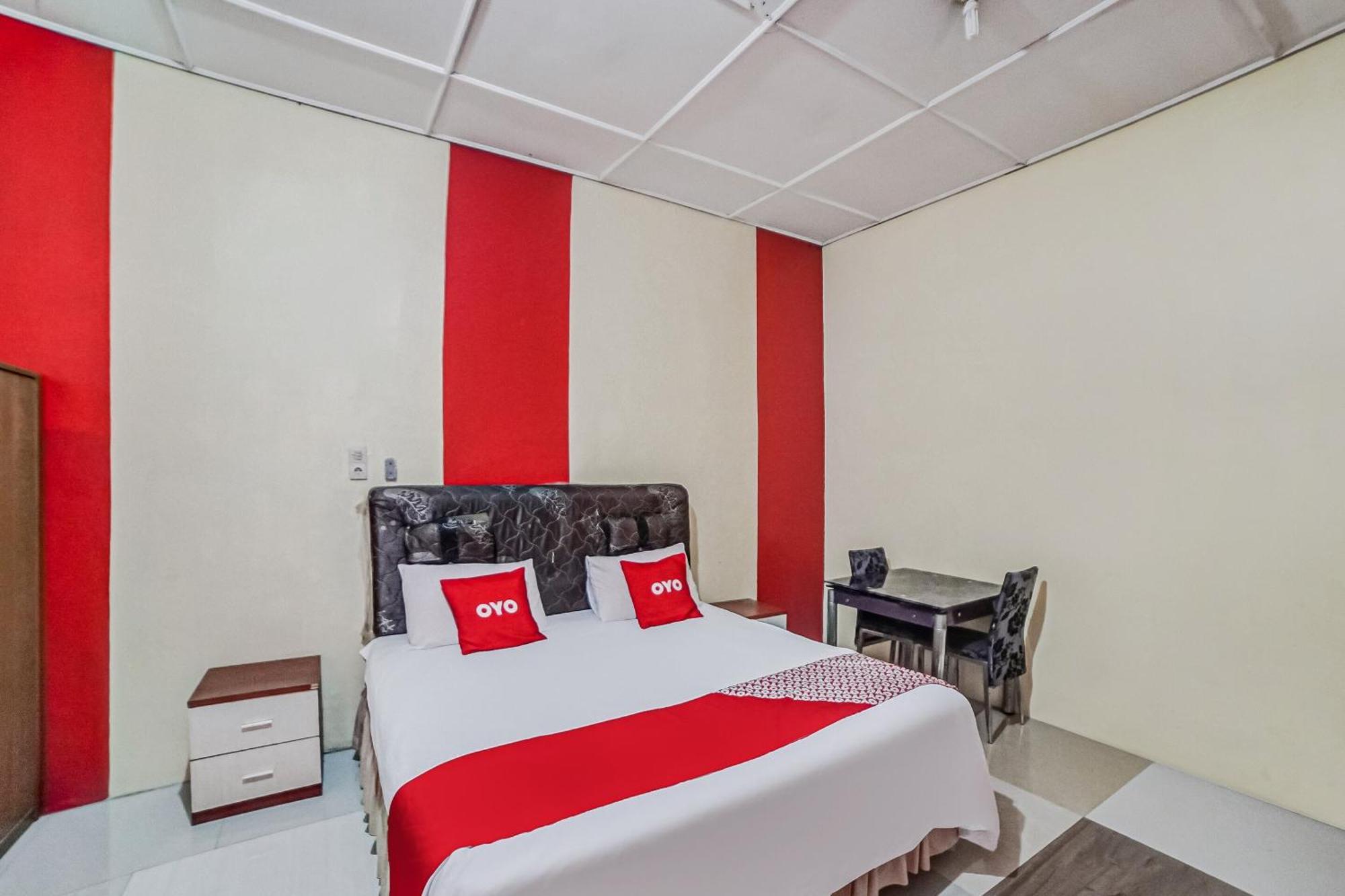 OYO 90980 Al Karim Syariah Hotel Tanjungbalai Bagian luar foto