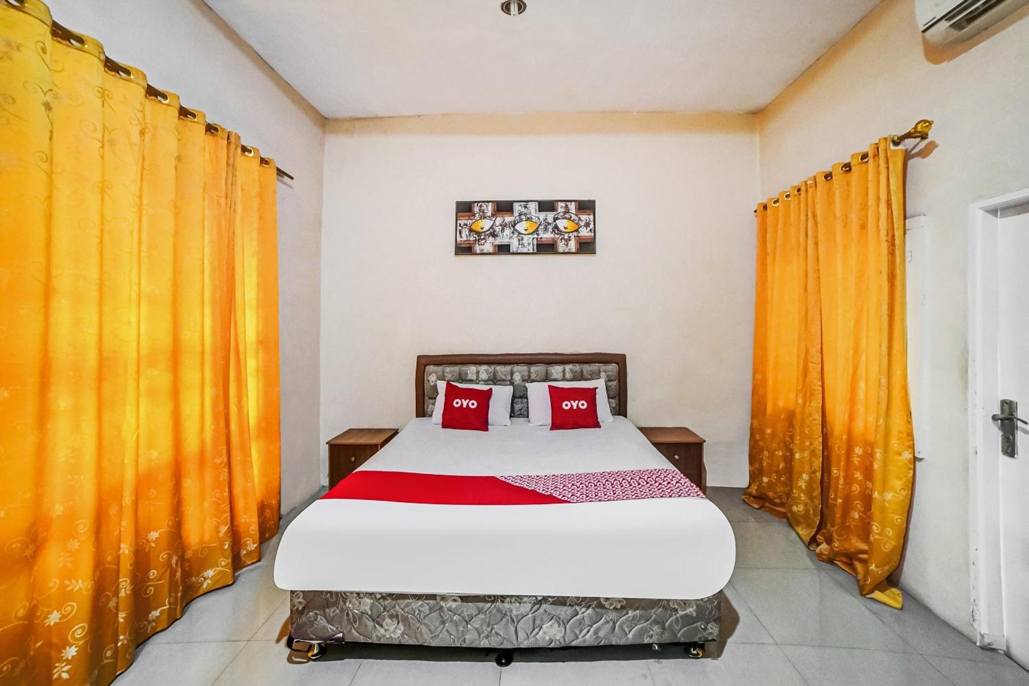 OYO 90980 Al Karim Syariah Hotel Tanjungbalai Bagian luar foto