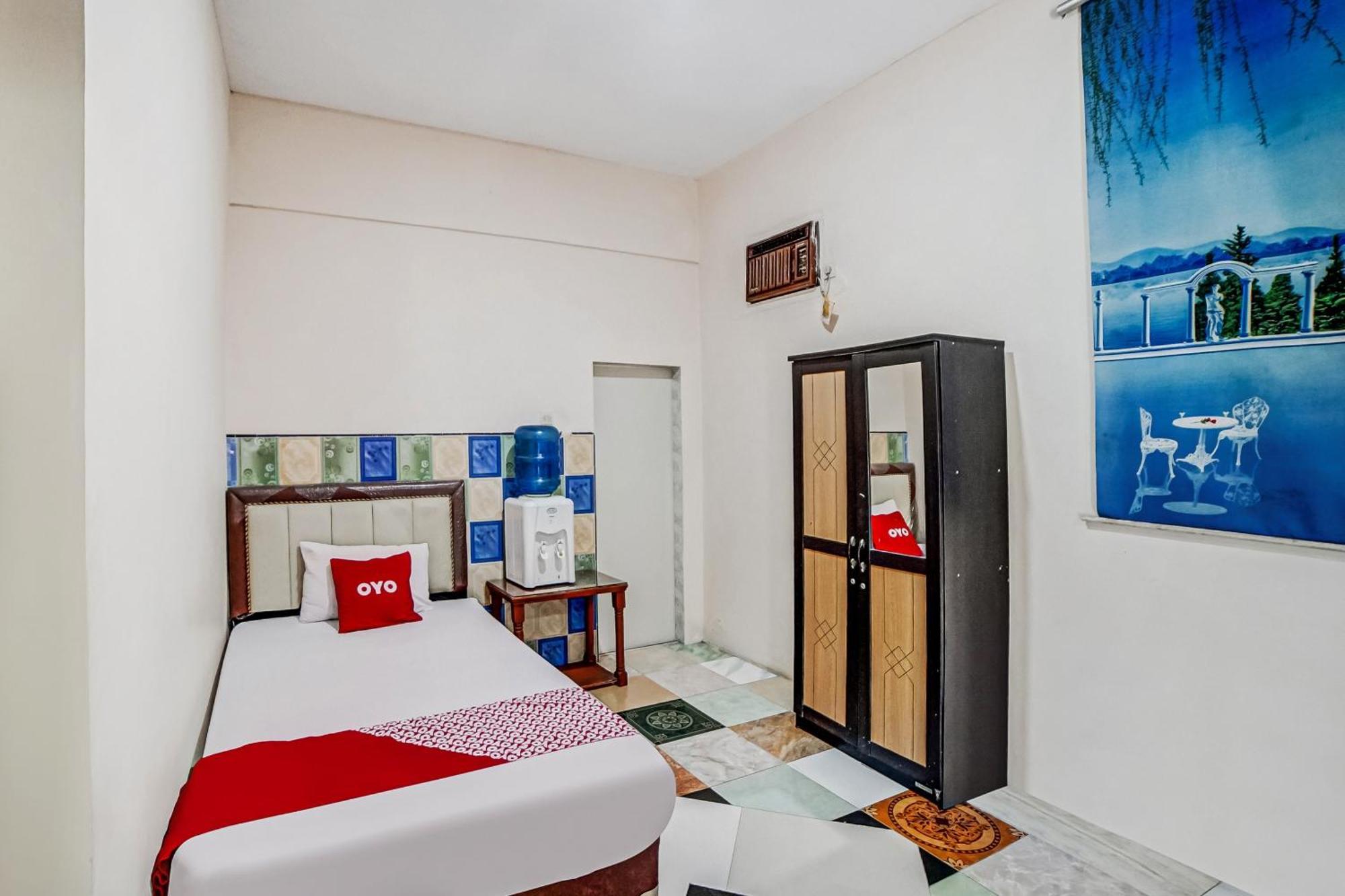 OYO 90980 Al Karim Syariah Hotel Tanjungbalai Bagian luar foto