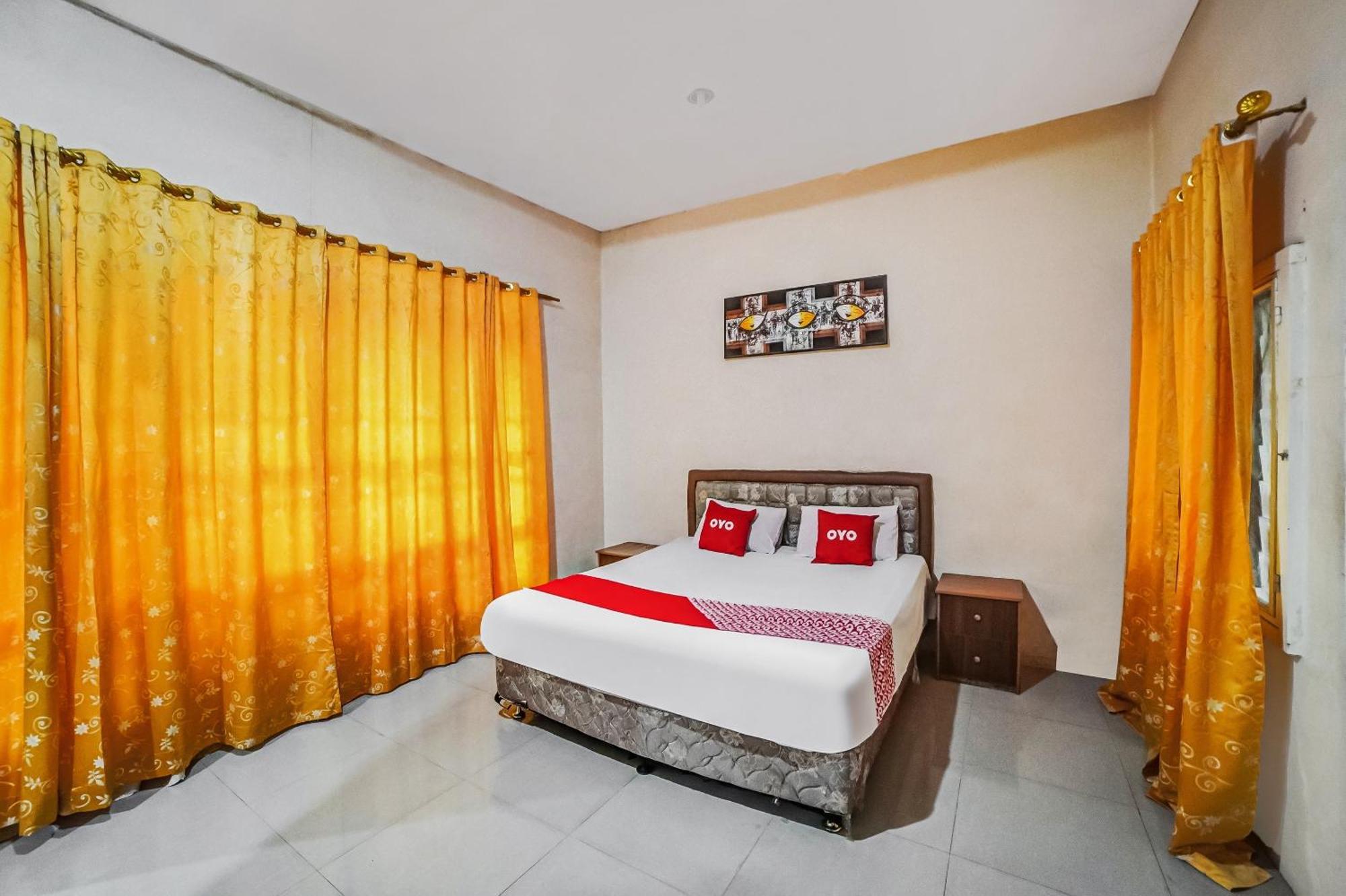 OYO 90980 Al Karim Syariah Hotel Tanjungbalai Bagian luar foto